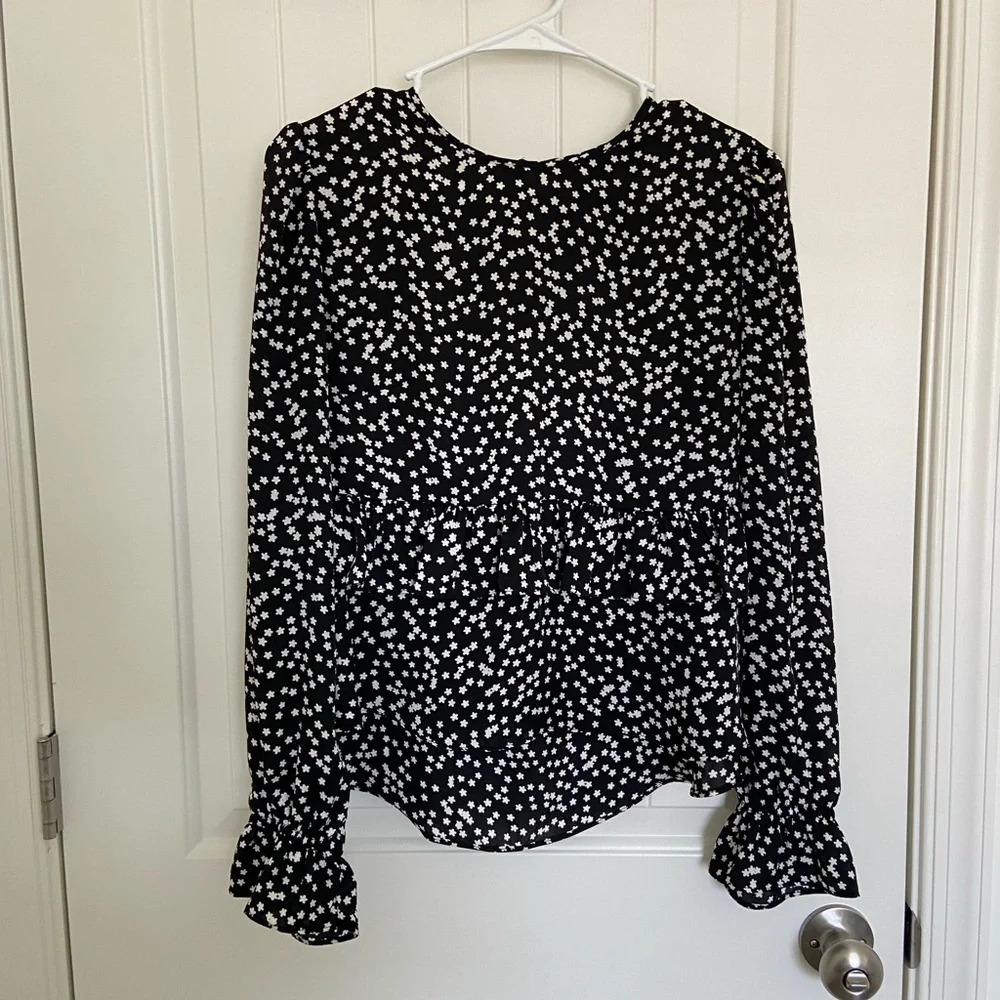 NWOT | Express women’s floral‎ print black & white ruffle formal blouse — small